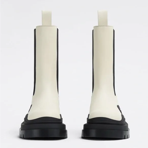 Bottega Veneta Tire Chelsea Boot in Sea Salt NWT  $1450 EU 38 - Picture 5 of 16